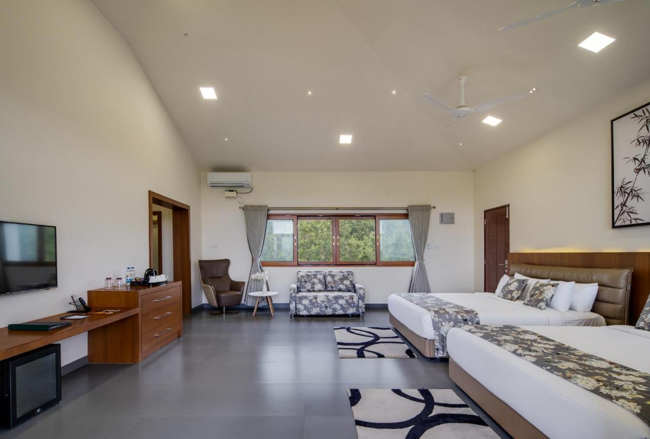 Vismita County Hotel จิกมากาลูร์ ภายนอก รูปภาพ
