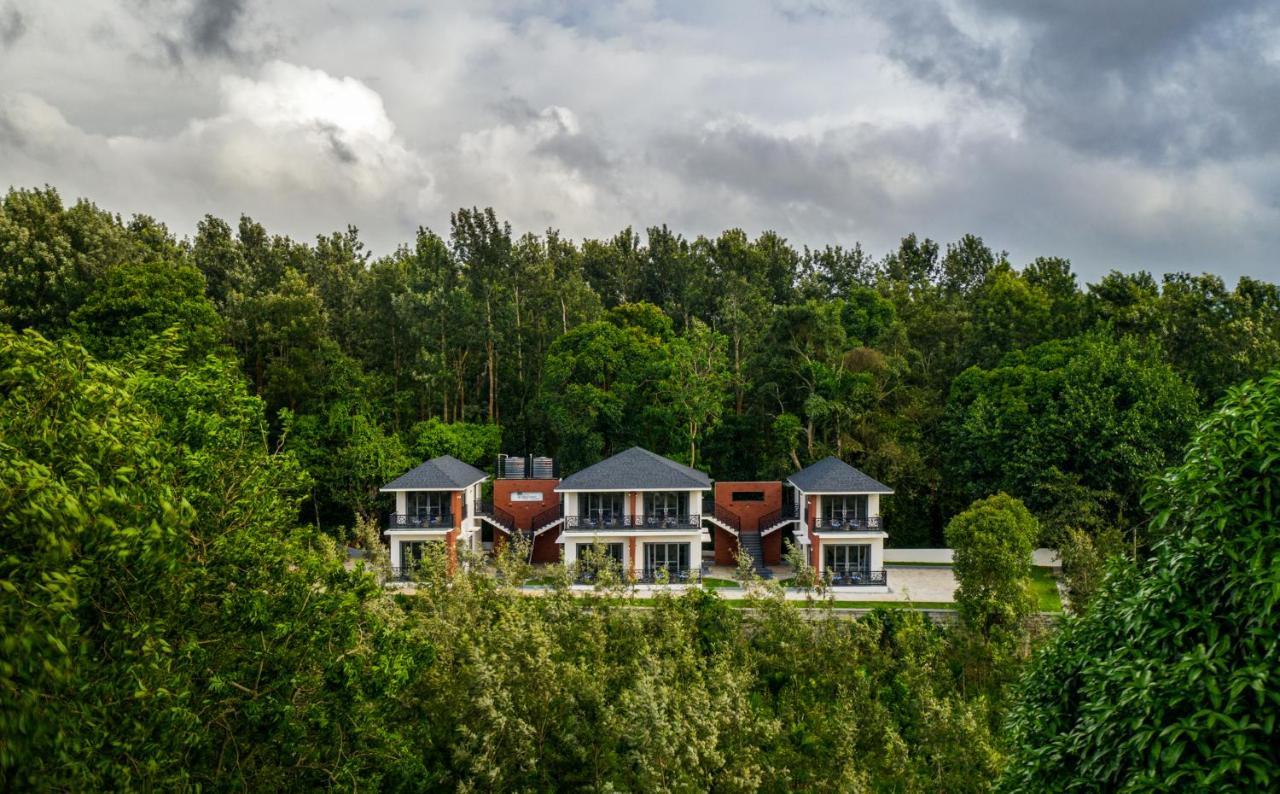 Vismita County Hotel จิกมากาลูร์ ภายนอก รูปภาพ